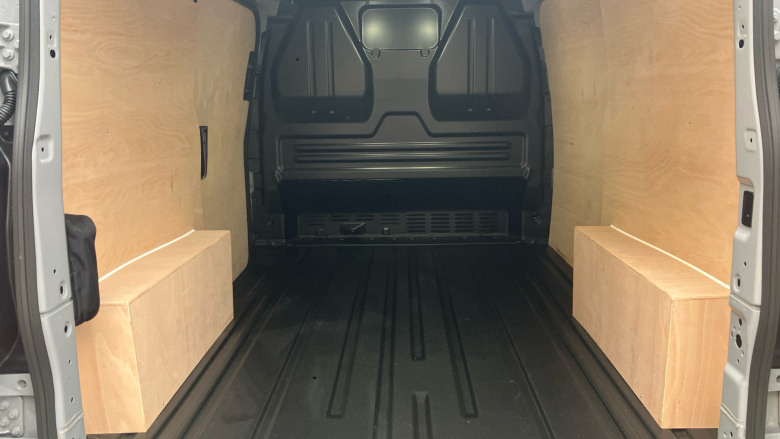 Ford Transit Custom E-320 L1 Rwd 100kW 65kWh H1 Van Limited Auto